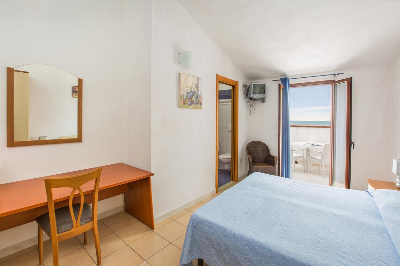 Albergo Labotte Вьесте Экстерьер фото