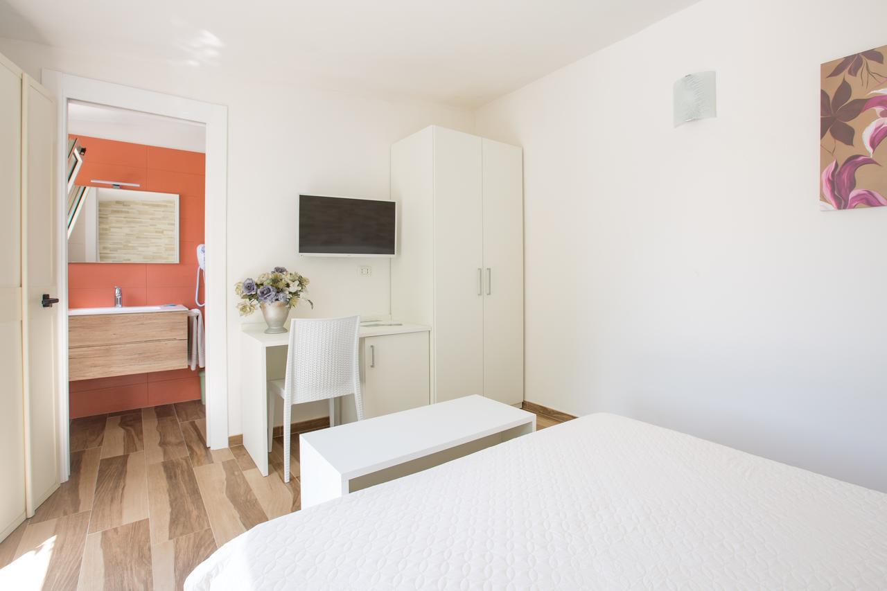 Albergo Labotte Вьесте Экстерьер фото