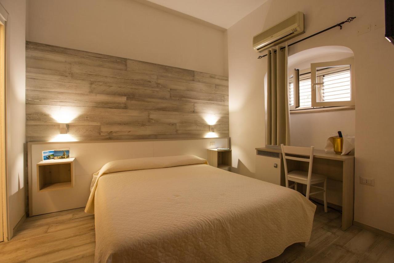 Albergo Labotte Вьесте Экстерьер фото